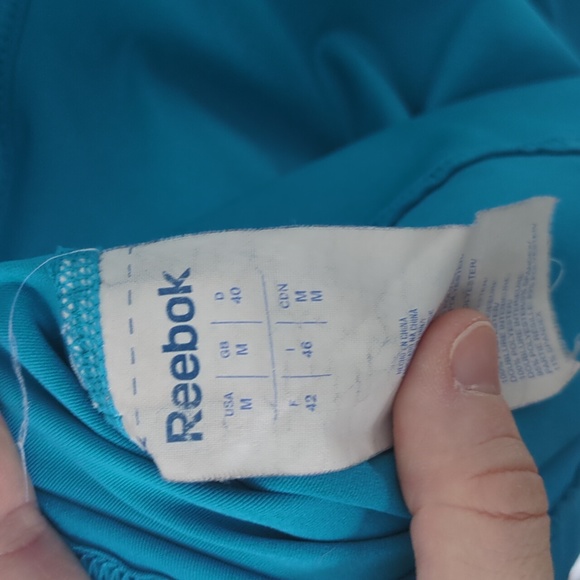 Reebok top medium - Picture 3 of 3